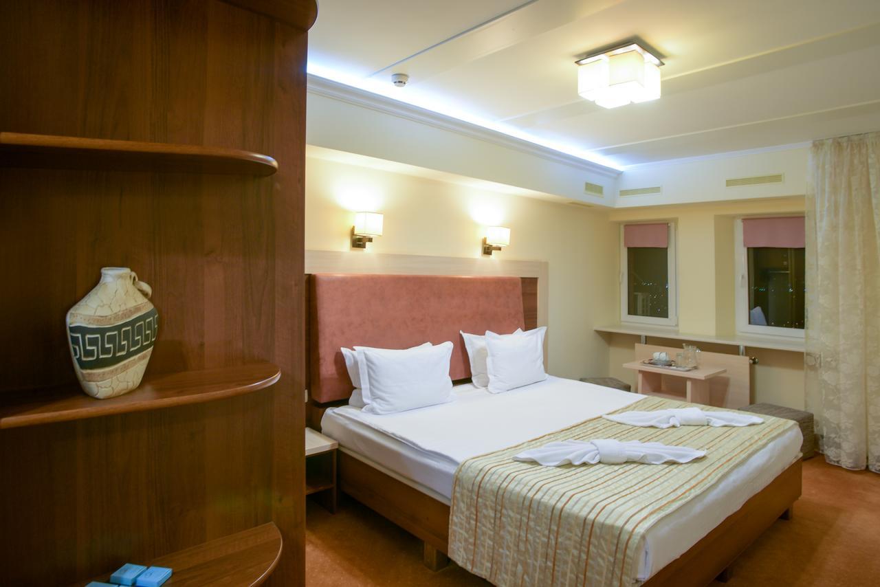 7 Sky Hotel Klinicheskaya Street キエフ エクステリア 写真
