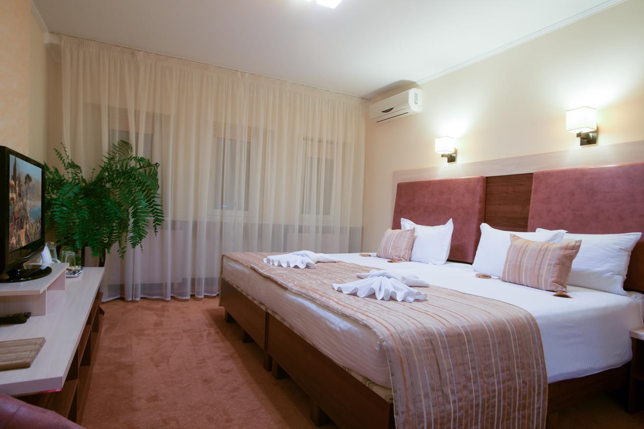 7 Sky Hotel Klinicheskaya Street キエフ エクステリア 写真